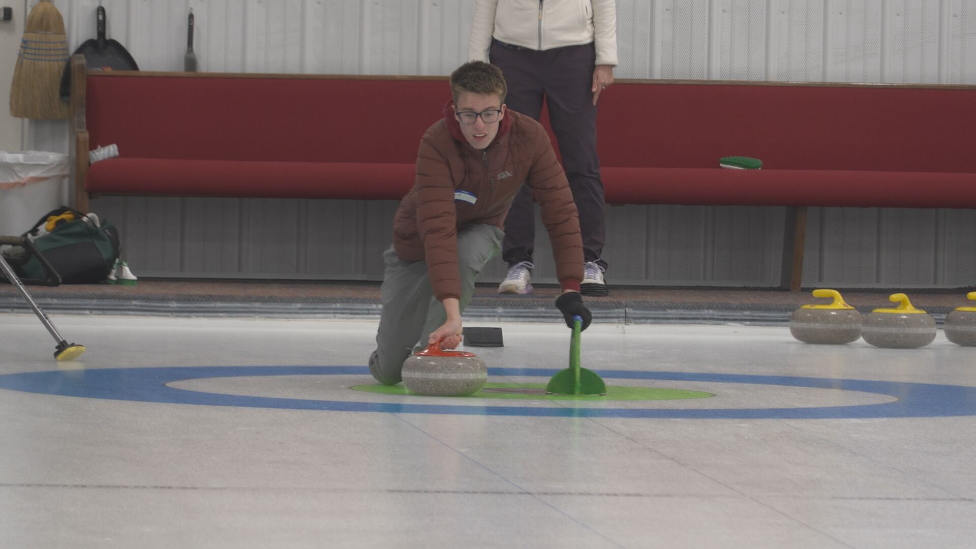 Free Open Curl Event Draws Dozens in Wausau