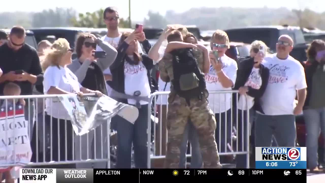 More than 150 Wisconsin National Guard soldiers return home