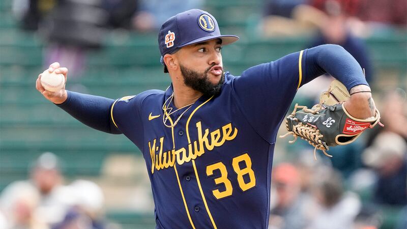 Brewers closer Devin Williams named NL Reliever of the Year