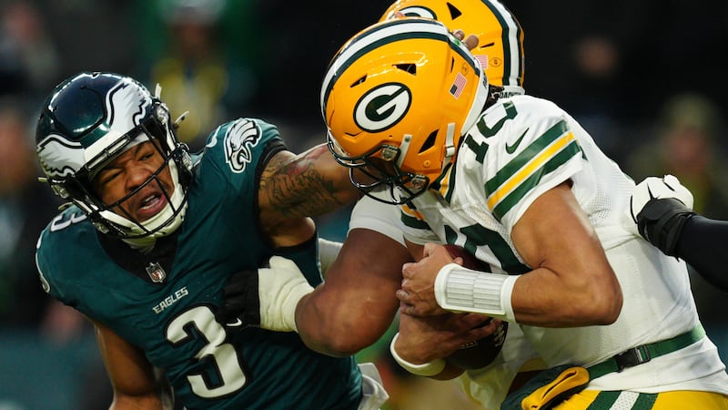 HALFTIME: Packers down 10-0 to Eagles in Wild Card start