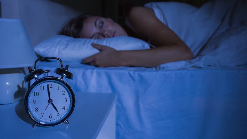 Sleep experts recommend new school start times for teens