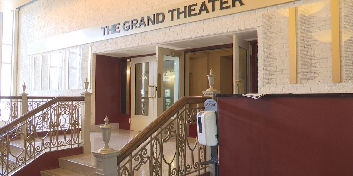 The Grand Theater holds volunteer training ahead of 2025-2026 season