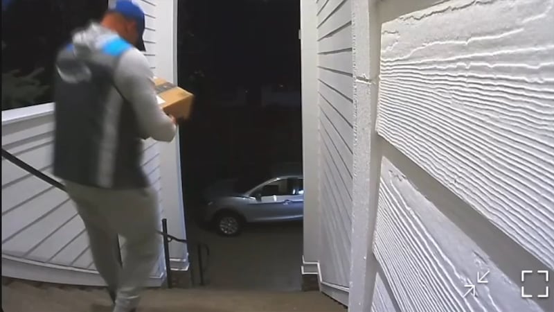 A Portland man was arrested after allegedly stealing packages in Lake Oswego.