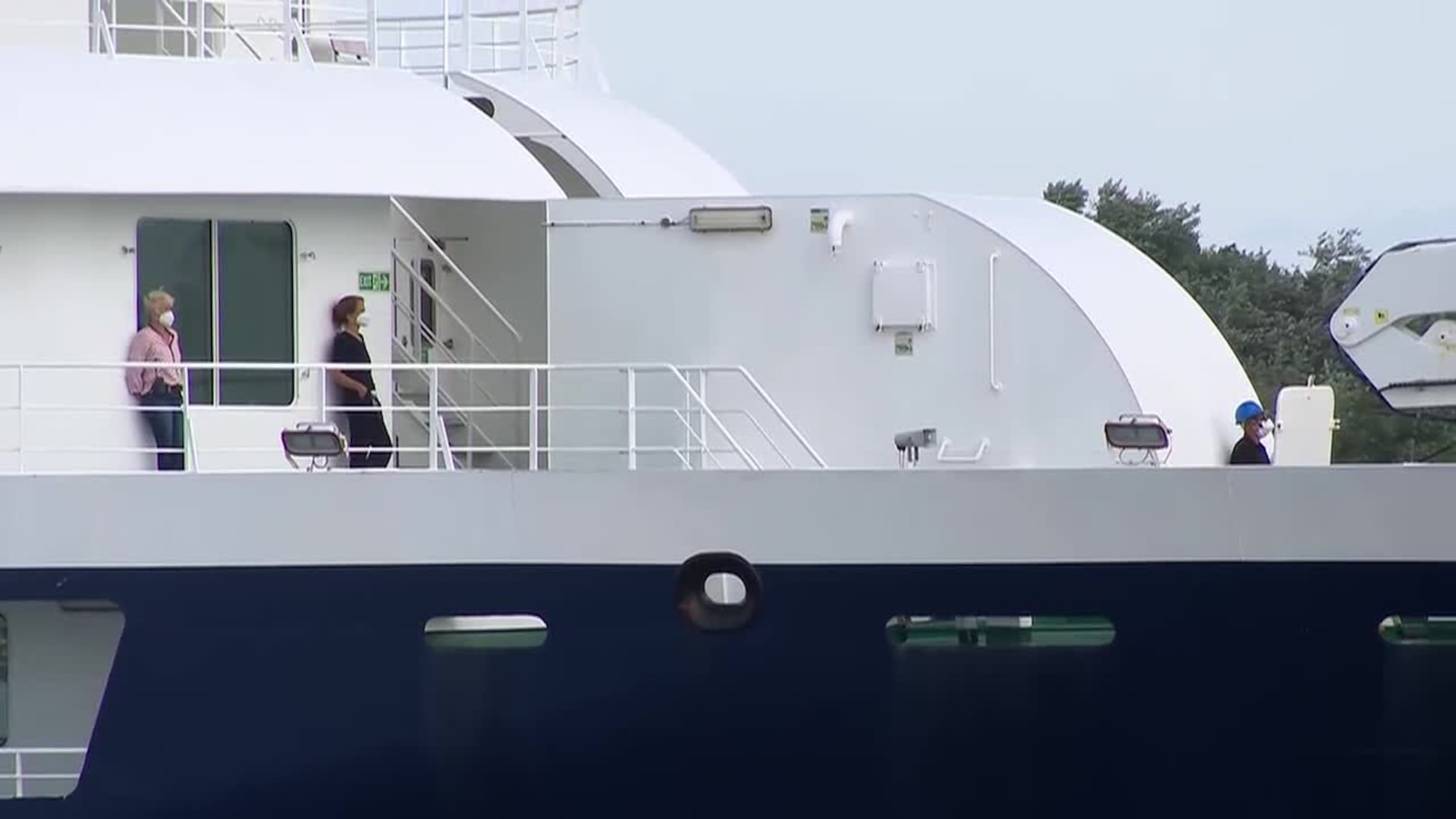 Hantavirus-stricken cruise ship docks in Netherlands as final stop Hantavirus-stricken cruise ship docks in Netherlands as final stop